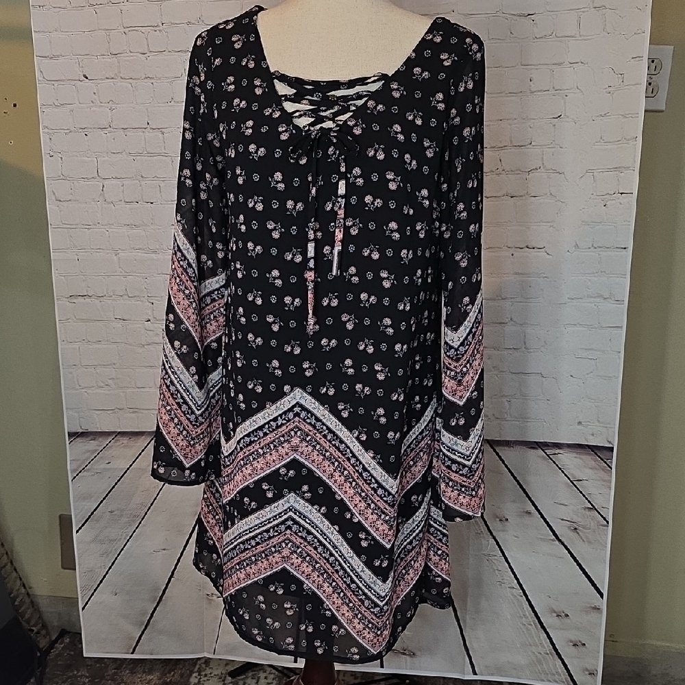Xhilaration Black & Pink Ditsy Floral Chevron Long Sleeve Dress Size M